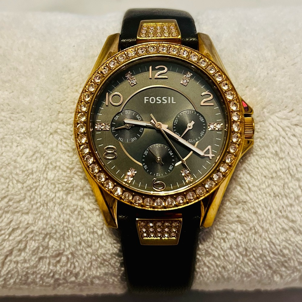 Fossil Women’s Leather Watch with Diamonds